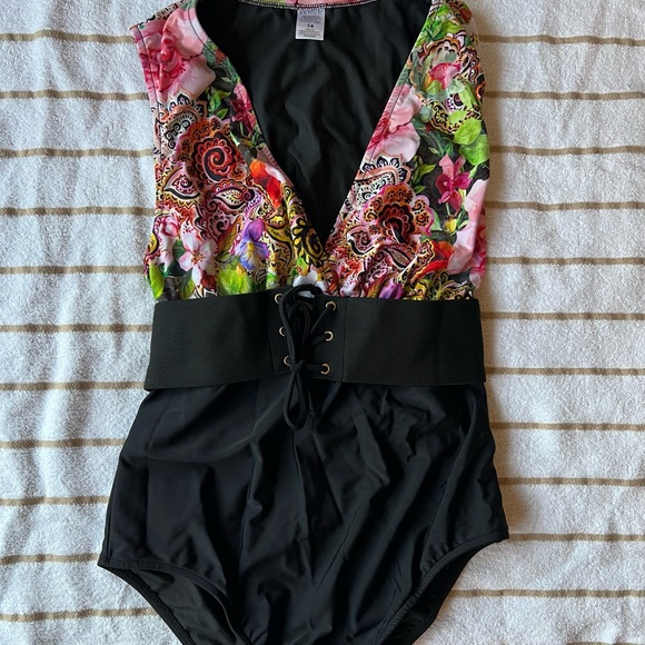 Brand New Venus One Piece Color Block Swimsuit, size 14 - Picture 2 of 4
